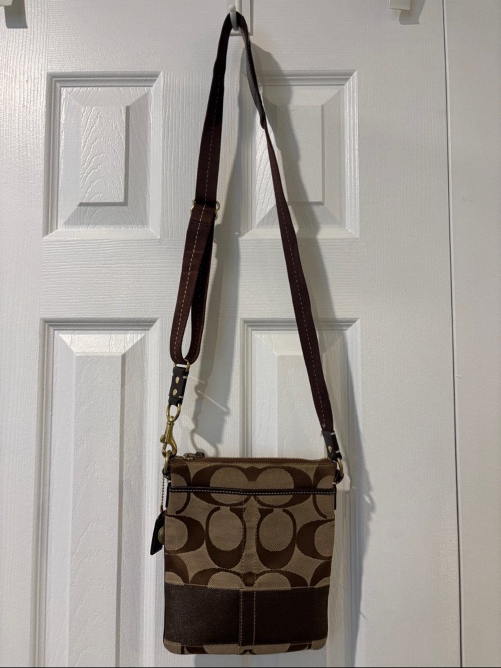 AUTHENTIC Signature coach Crossbody Bag